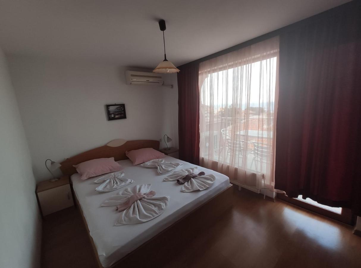 Family Hotel Denica ออบซอร์ ภายนอก รูปภาพ
