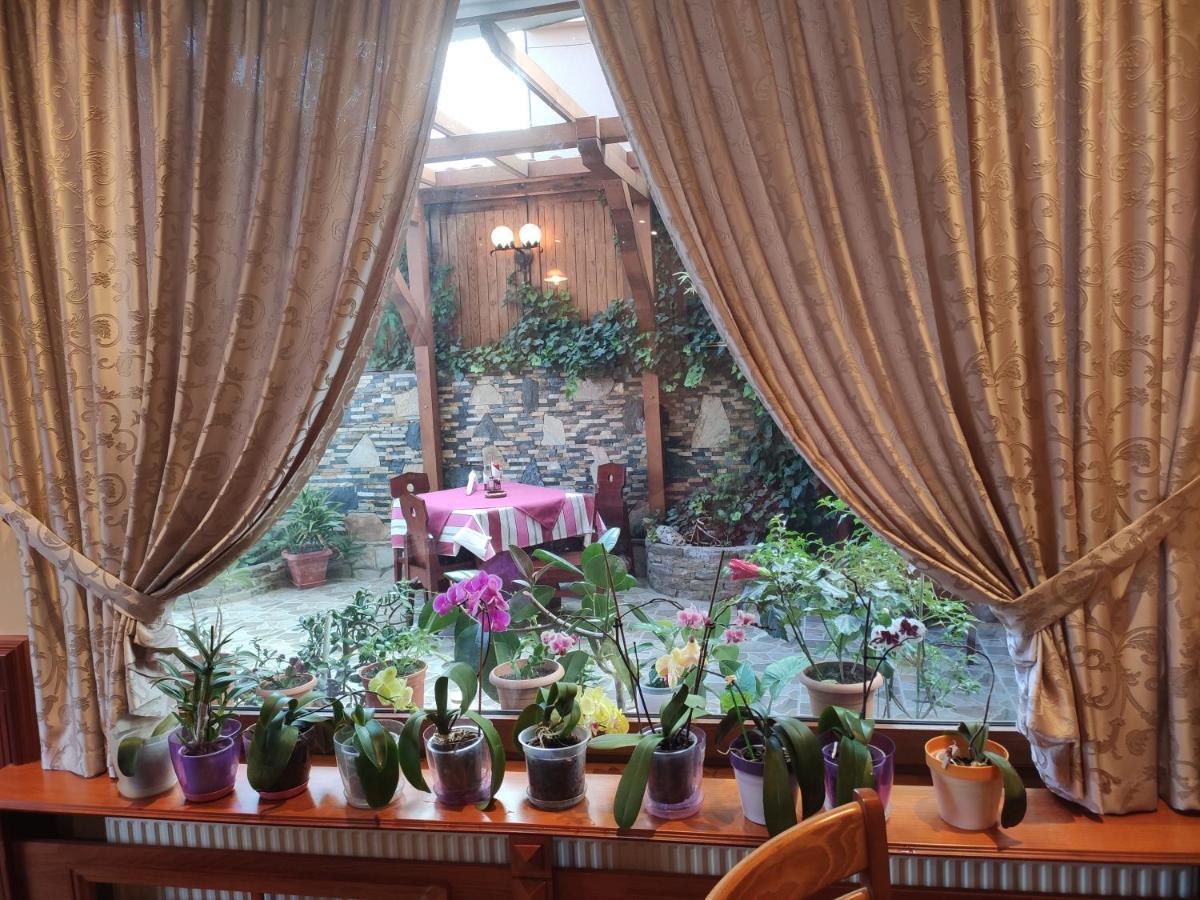 Family Hotel Denica ออบซอร์ ภายนอก รูปภาพ